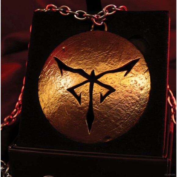 Resident Evil 4 Bitores Mendez Medallion Official Collectible Figurine Pendant - Picture 4 of 4